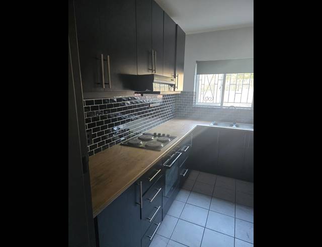 2 BEDROOM APARTMENT TO LET IN KENILWORTH